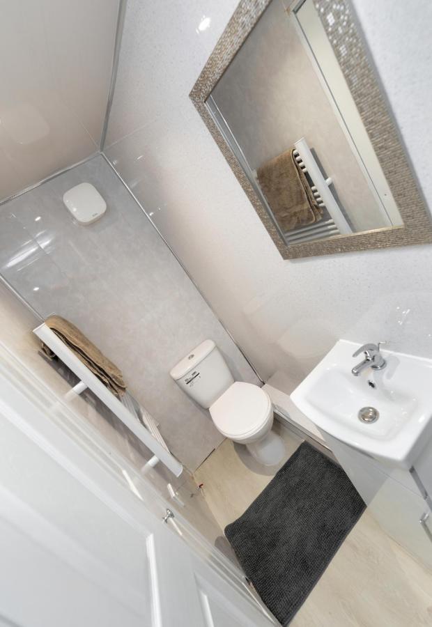 Stockton Town Centre Studio Apartments Free Parking And Wi-Fi Luaran gambar