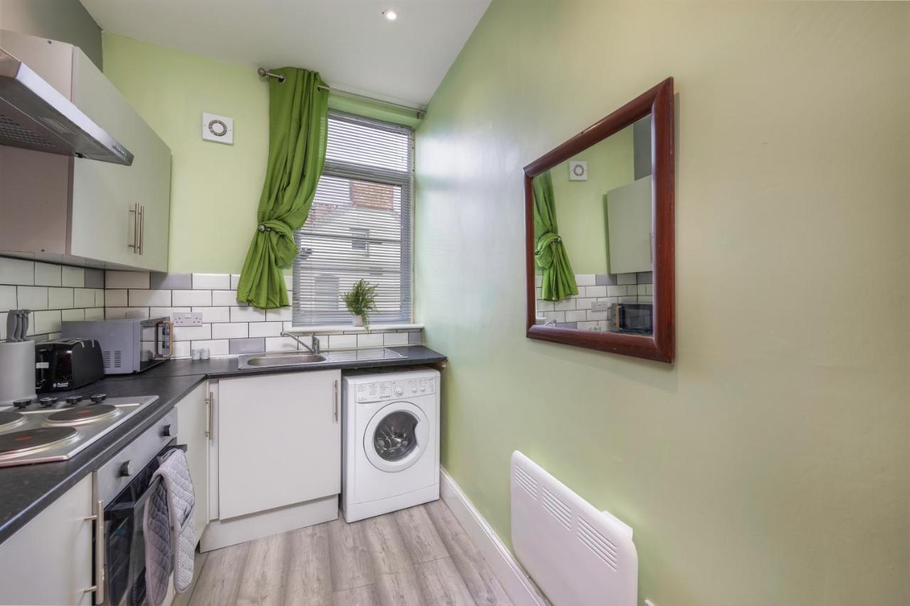 Stockton Town Centre Studio Apartments Free Parking And Wi-Fi Luaran gambar