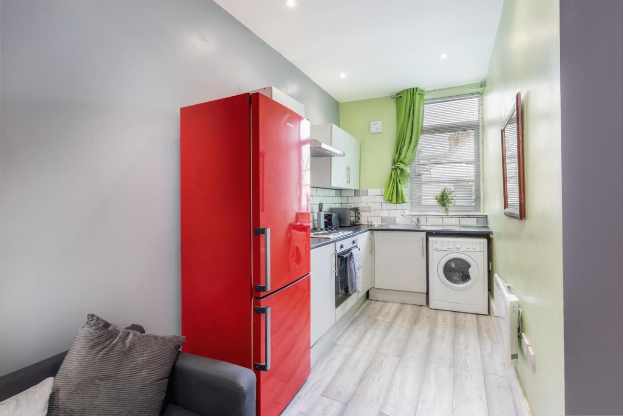 Stockton Town Centre Studio Apartments Free Parking And Wi-Fi Luaran gambar
