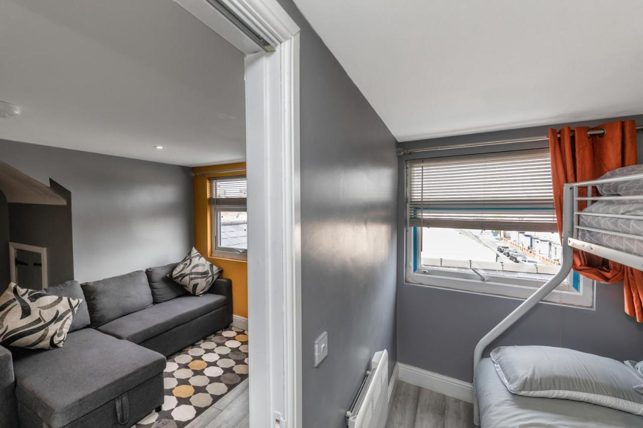 Stockton Town Centre Studio Apartments Free Parking And Wi-Fi Luaran gambar
