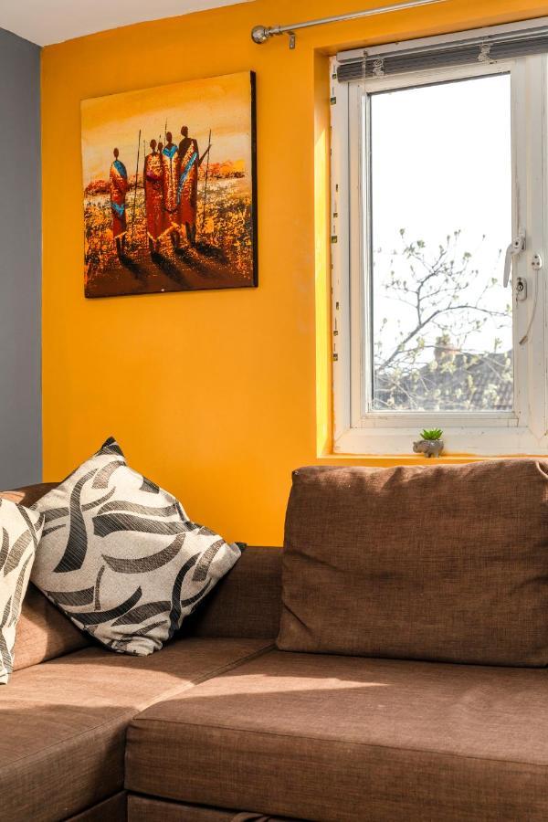 Stockton Town Centre Studio Apartments Free Parking And Wi-Fi Luaran gambar